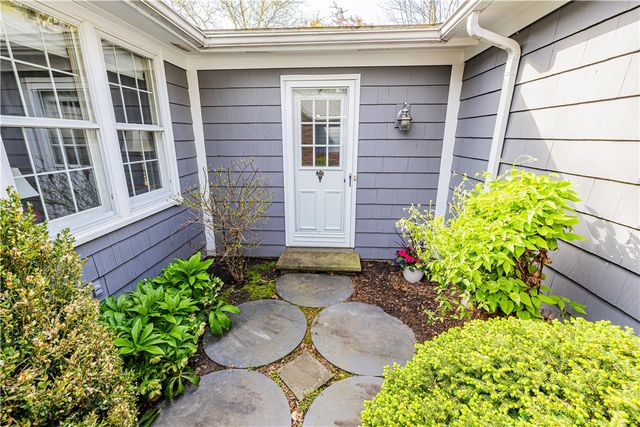 31 Tobey Woods, Pittsford, NY 14534