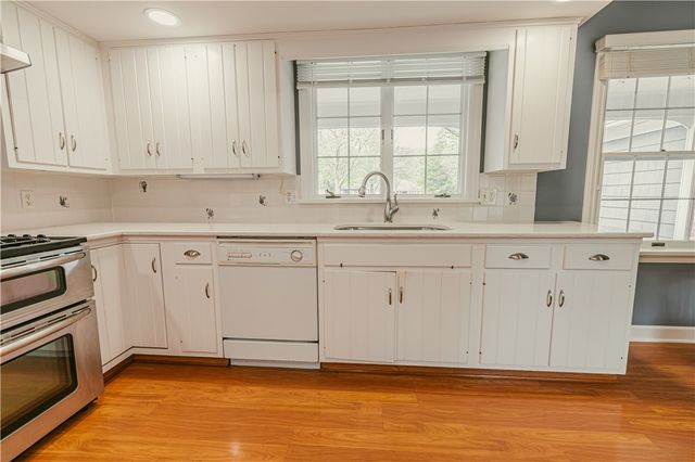 31 Tobey Woods, Pittsford, NY 14534