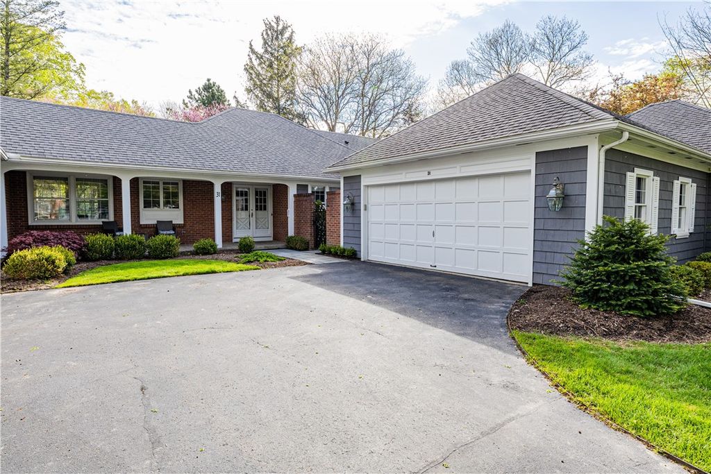 31 Tobey Woods, Pittsford, NY 14534