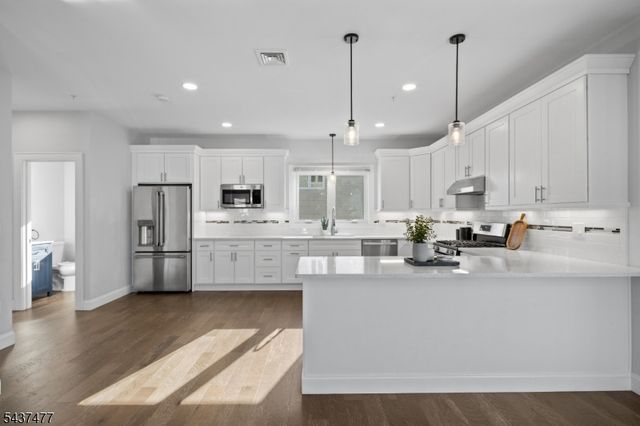22 Arcadia Pl, Union Twp., NJ 07088