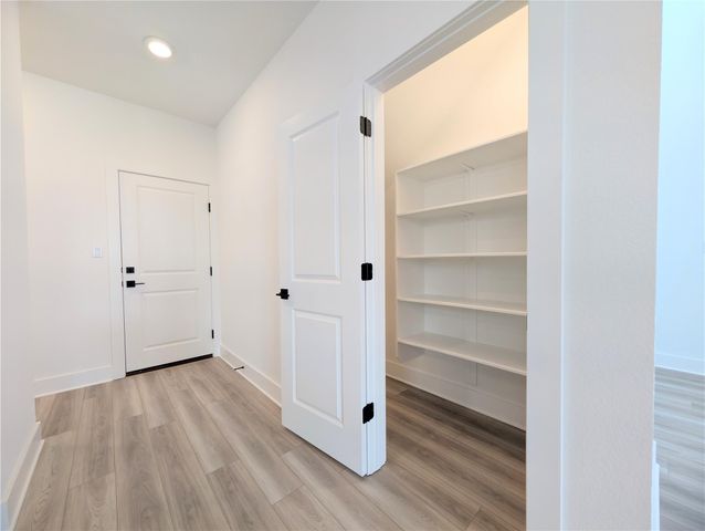 206 Kislingbury LN, Kyle, TX 78640