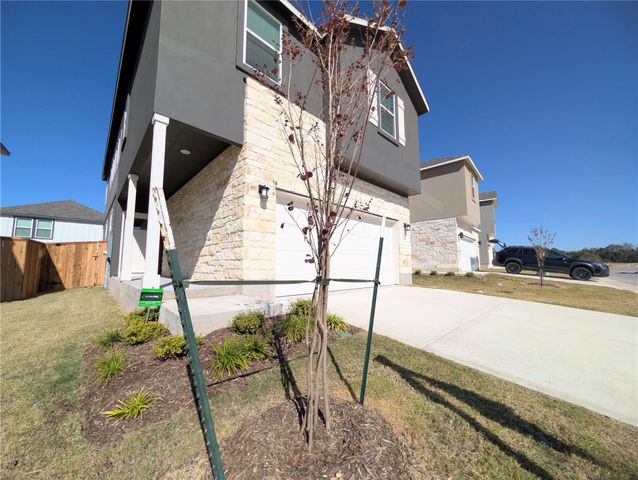 206 Kislingbury LN, Kyle, TX 78640
