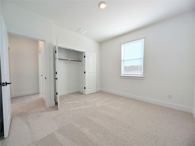 206 Kislingbury LN, Kyle, TX 78640