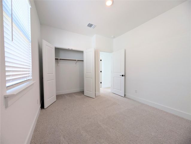206 Kislingbury LN, Kyle, TX 78640