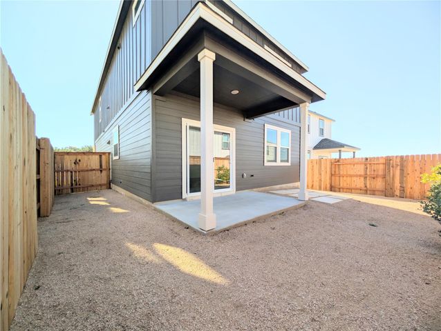 206 Kislingbury LN, Kyle, TX 78640