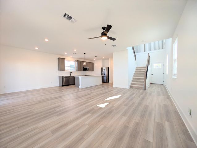 206 Kislingbury LN, Kyle, TX 78640