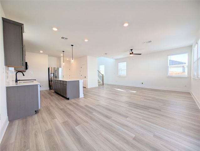 206 Kislingbury LN, Kyle, TX 78640