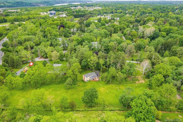 8 Kingwood Park, Poughkeepsie, NY 12601