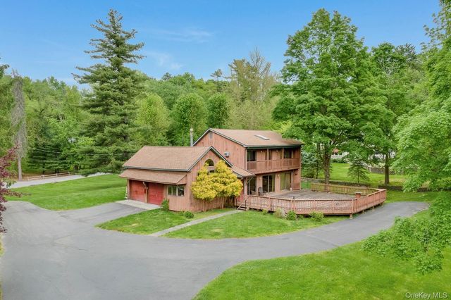 8 Kingwood Park, Poughkeepsie, NY 12601