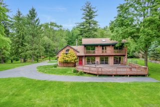 8 Kingwood Park, Poughkeepsie, NY 12601