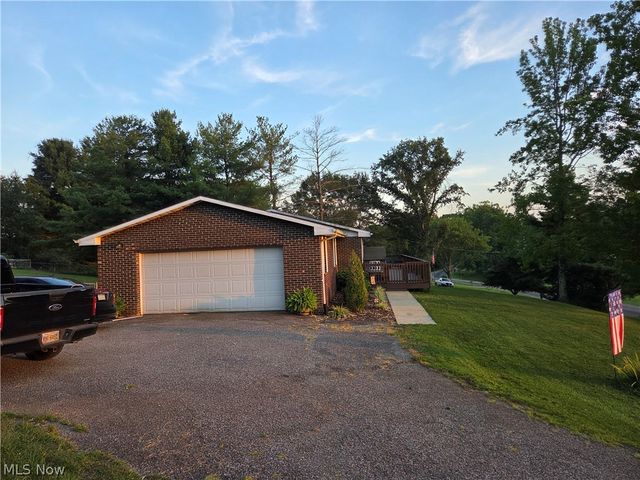 2030 Silver Globe Road, Marietta, OH 45750