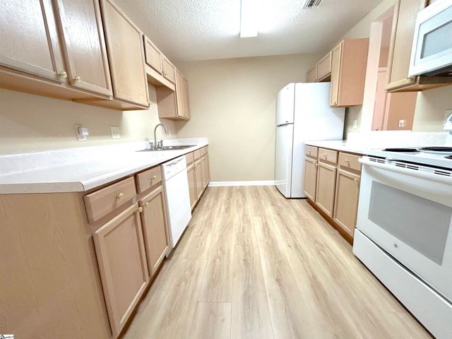 1001 Pelham Square Way, Greer, SC 29650