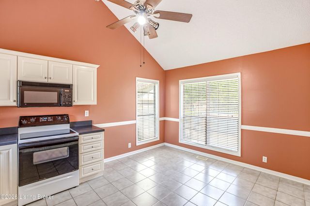 11508 Carriage Rest Ct, Louisville, KY 40243