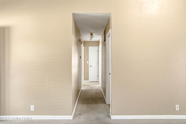 11508 Carriage Rest Ct, Louisville, KY 40243