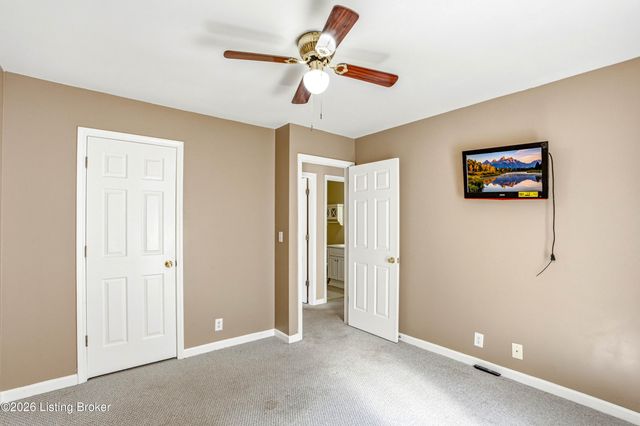 11508 Carriage Rest Ct, Louisville, KY 40243