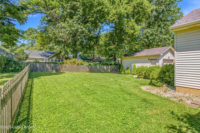 11508 Carriage Rest Ct, Louisville, KY 40243