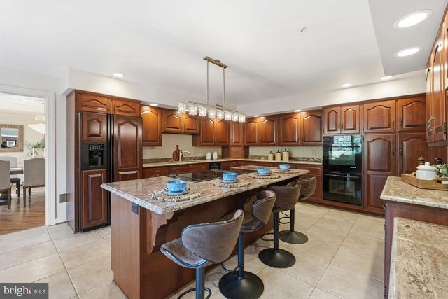 10517 ALLOWAY DR, Potomac, MD 20854