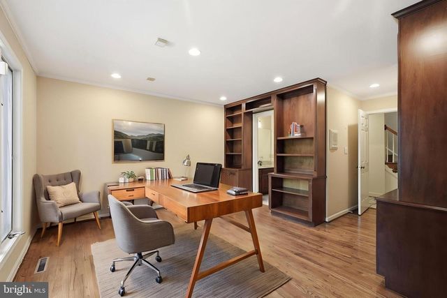 10517 ALLOWAY DR, Potomac, MD 20854