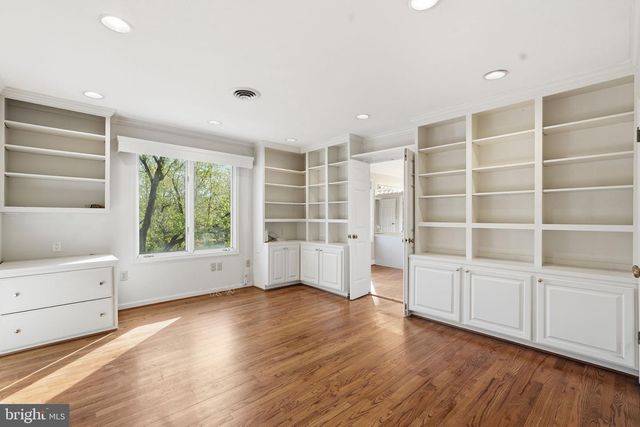 10517 ALLOWAY DR, Potomac, MD 20854