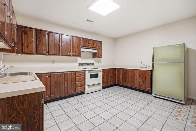 10517 ALLOWAY DR, Potomac, MD 20854