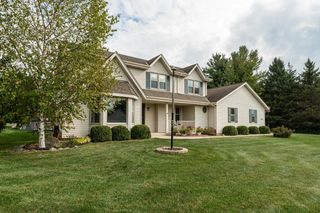 W361S2760 Lisa LANE, Dousman, WI 53118