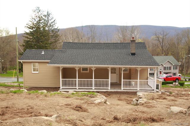 12 Clove Road, Salisbury Mills, NY 12577
