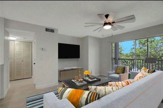 10110 WINSFORD OAK BOULEVARD 612, Tampa, FL 33624