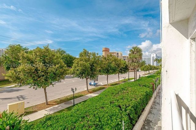 17800 Atlantic Blvd 203, Sunny Isles Beach, FL 33160
