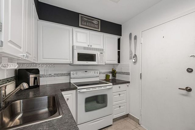 17800 Atlantic Blvd 203, Sunny Isles Beach, FL 33160