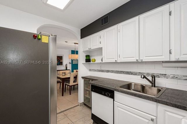 17800 Atlantic Blvd 203, Sunny Isles Beach, FL 33160