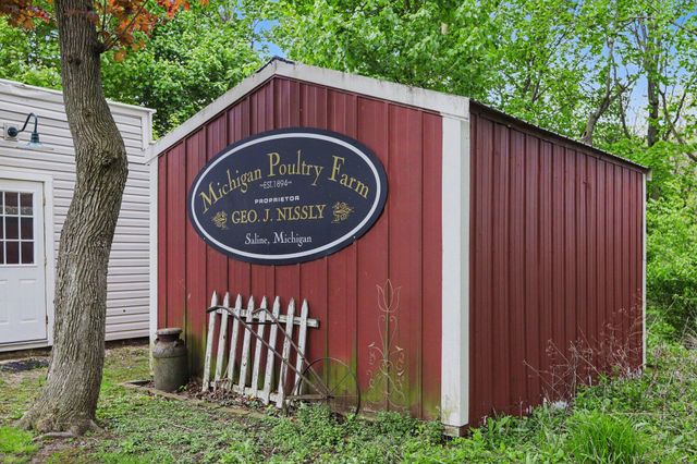 201 W Henry Street, Saline City, MI 48176