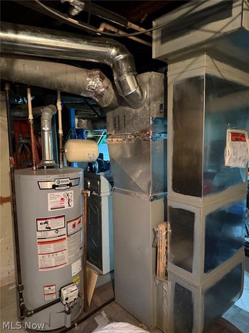 10111 North Boulevard, Cleveland, OH 44108