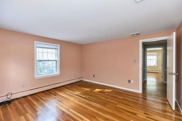 28 Wendover Way, Bedford, NH 03110