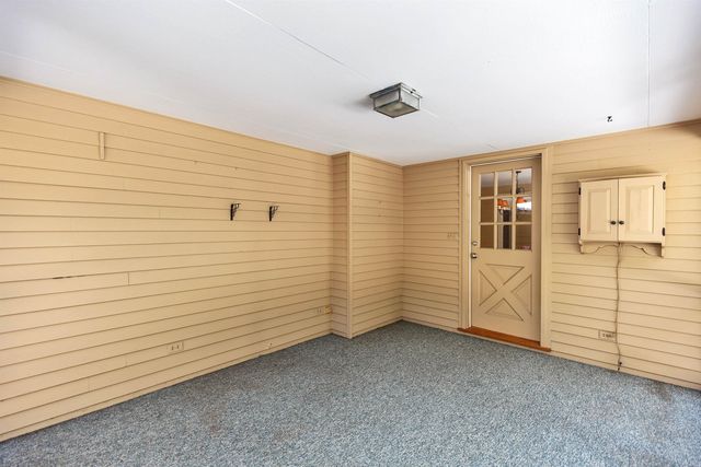 28 Wendover Way, Bedford, NH 03110