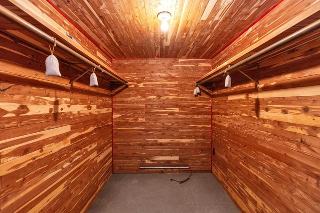 28 Wendover Way, Bedford, NH 03110