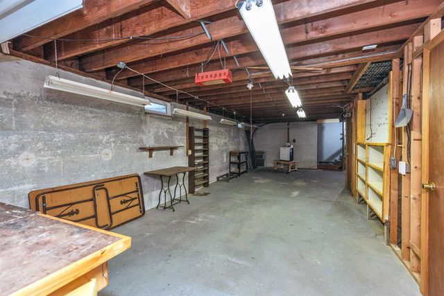 28 Wendover Way, Bedford, NH 03110