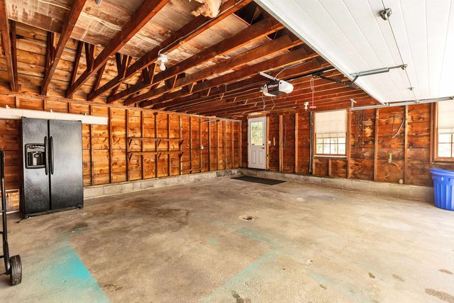 28 Wendover Way, Bedford, NH 03110