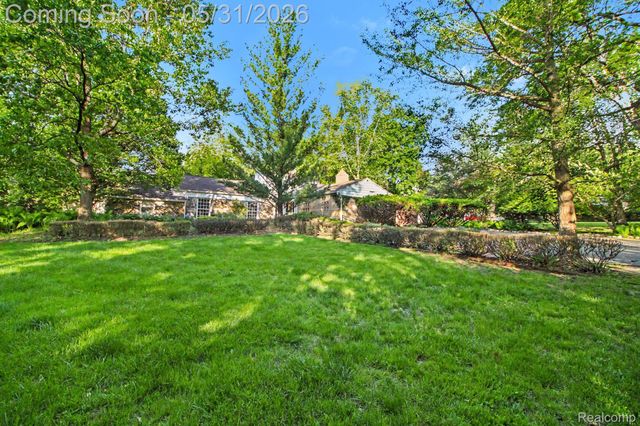 26580 Wellington Road, Franklin Village, MI 48025
