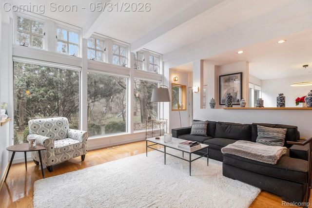 26580 Wellington Road, Franklin Village, MI 48025