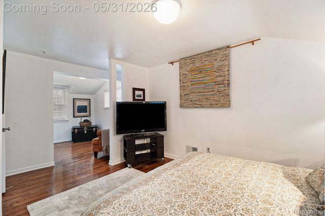 26580 Wellington Road, Franklin Village, MI 48025