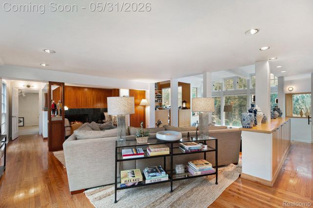 26580 Wellington Road, Franklin Village, MI 48025