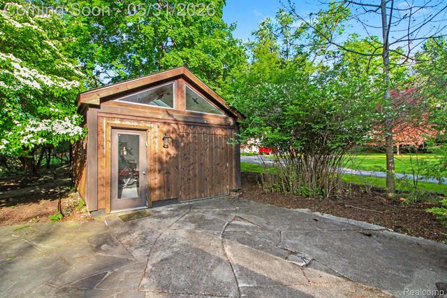 26580 Wellington Road, Franklin Village, MI 48025