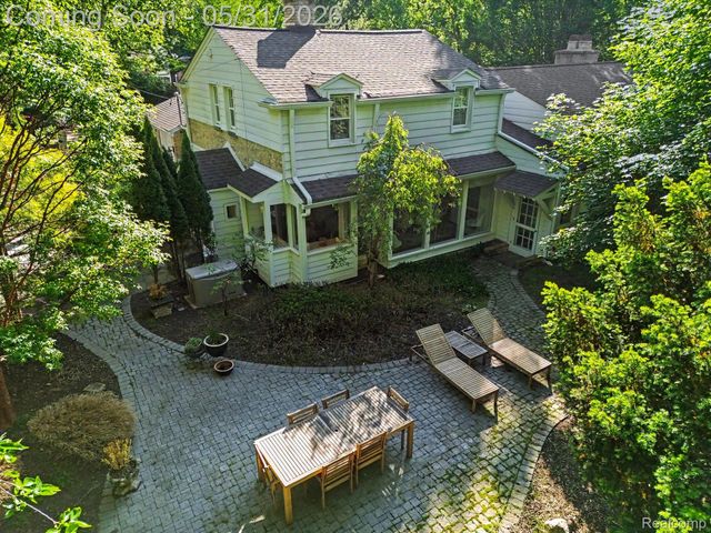 26580 Wellington Road, Franklin Village, MI 48025