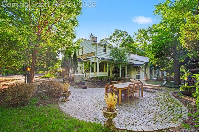 26580 Wellington Road, Franklin Village, MI 48025