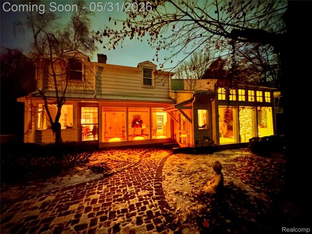 26580 Wellington Road, Franklin Village, MI 48025