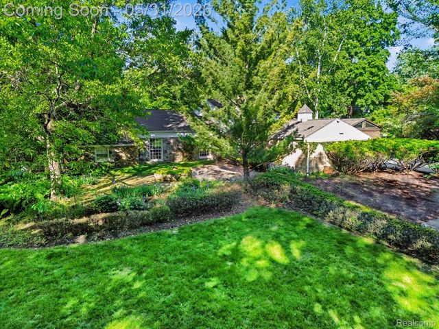 26580 Wellington Road, Franklin Village, MI 48025