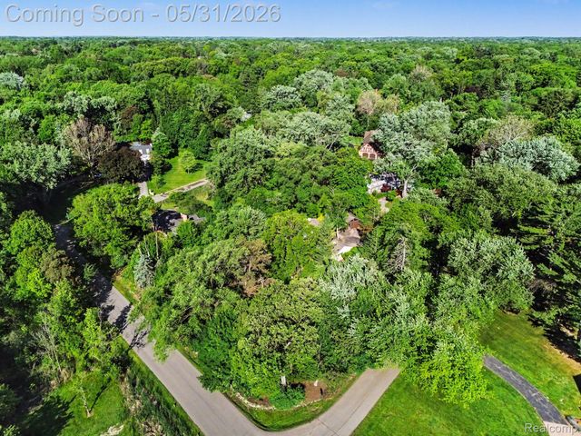 26580 Wellington Road, Franklin Village, MI 48025