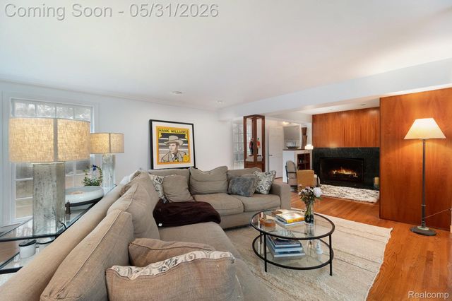 26580 Wellington Road, Franklin Village, MI 48025