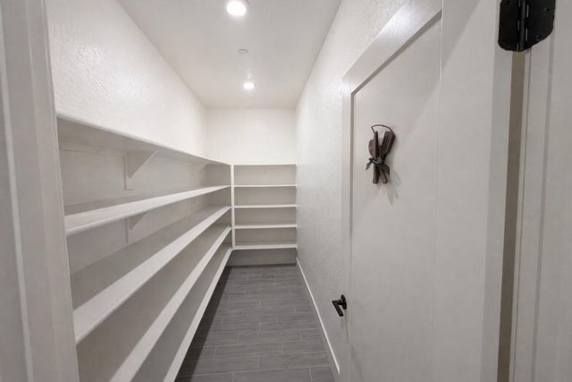 2031 N Osmun Avenue, Clovis, CA 93619