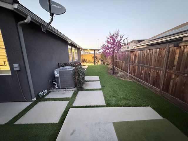 2031 N Osmun Avenue, Clovis, CA 93619